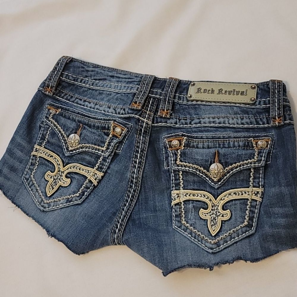 Rock Revival Cut Off Jean Shorts Size 28 With Bling